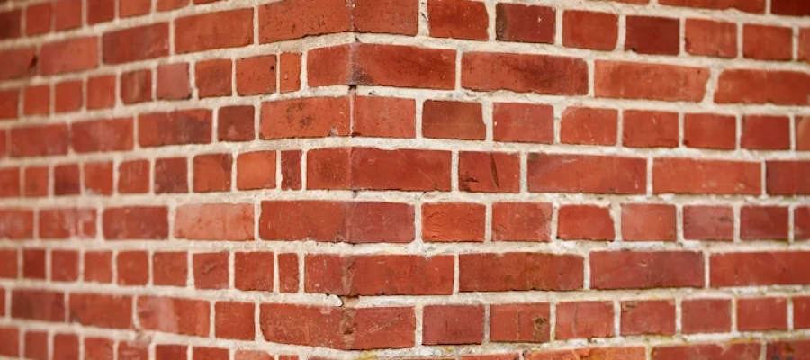 Hoe gevel schoonmaken en opnieuw voegen